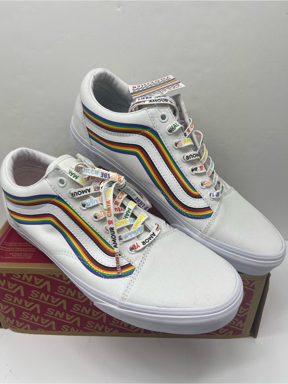 Vans Men’s 12 Old Skool (Pride) White/True White
VN0A5KRFB5U Sneakers - Picture 9 of 16
